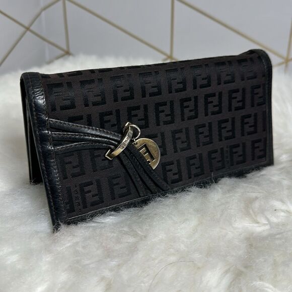 💯Authentic Fendi Long Bi-fold Wallet🍀 - Picture 4 of 12